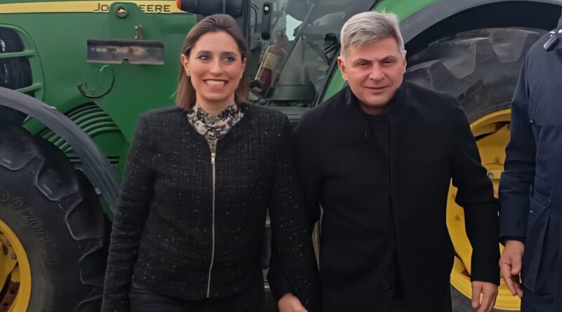 Στα μπλόκα της Καρδίτσας ο Φαραντούρης - Η πρότασή του για το Υπουργείο Αγροτικής Ανάπτυξης