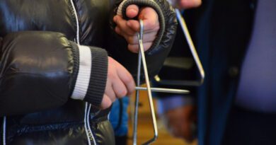 Τρεις ληστείες κατά ανηλίκων που είχαν βγει να πουν τα κάλαντα – Αναζητούνται οι δράστες