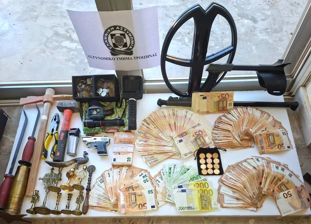 Συνελήφθησαν 3 μέλη εγκληματικής οργάνωσης για διαρρήξεις - κλοπές και παράνομες έρευνες με χρήση ανιχνευτή μετάλλων 
