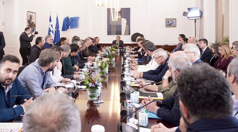 Η συνάντηση του Πρωθυπουργού με εκπροσώπους των αγροτικών μπλόκων