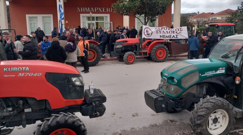 Δυναμική παρουσία των αγροτών στο δημαρχείο Νεμέας -ΦΩΤΟ