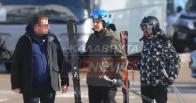 Στο Χιονοδρομικό στα Καλάβρυτα για σκι ο Μητσοτάκης