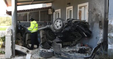 Θανατηφόρο τροχαίο για 2 άτομα στα Εξαμίλια Κορινθίας -VIDEO