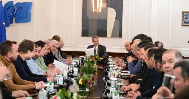 Μητσοτάκης σε αγρότες: Τις εξελίξεις τις διαμορφώνουν οι παρόντες και όχι οι απόντες