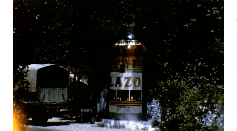 Νεμέα 1961 - Διάβαση τρένου στη Νεμέα