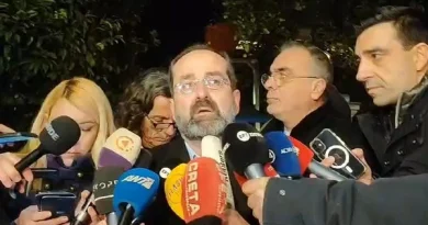 ΣΥΡΙΖΑ-ΠΣ: Ποιος δίνει το θάρρος και τις πλάτες στον κ. Λέγγα να λέει ότι «αν δεν είσαι στο τραπέζι, είσαι στο μενού»;