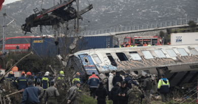Σύλλογος Συγγενών Θυμάτων Τεμπών: Καταγγέλλει την απαράδεκτη ανανέωση της σύμβασης του Δημοσίου με τη Hellenic Train