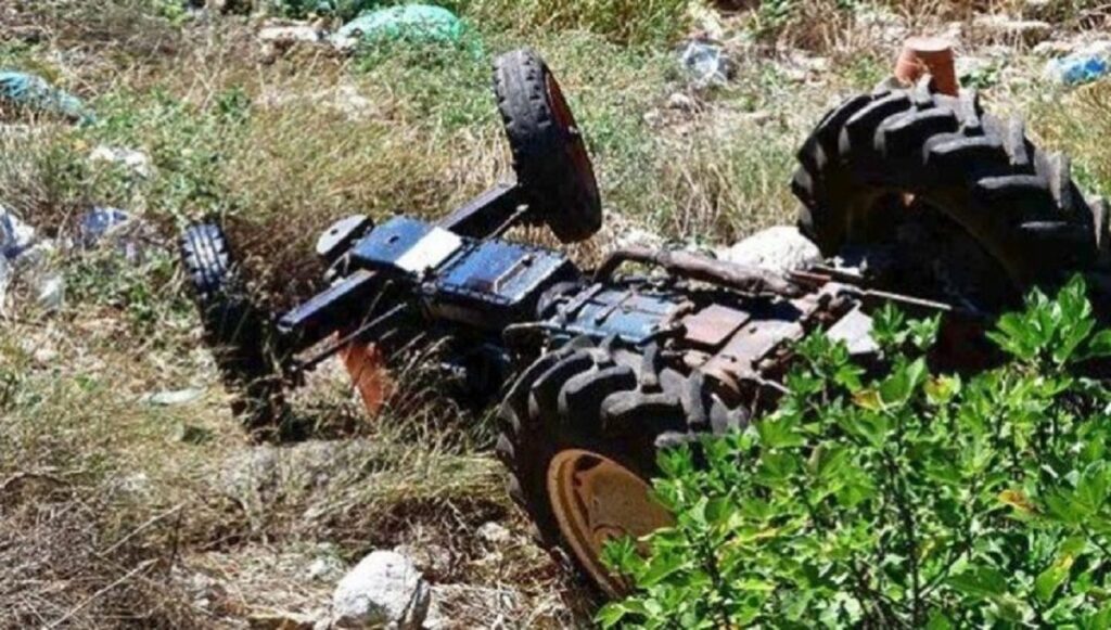 Aγρότης καταπλακώθηκε από τρακτέρ στο Καλέντζι Κορινθίας