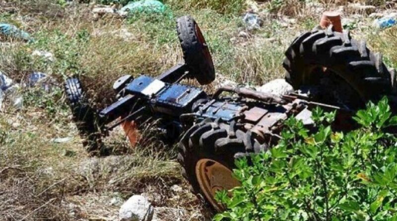 Aγρότης καταπλακώθηκε από τρακτέρ στο Καλέντζι Κορινθίας