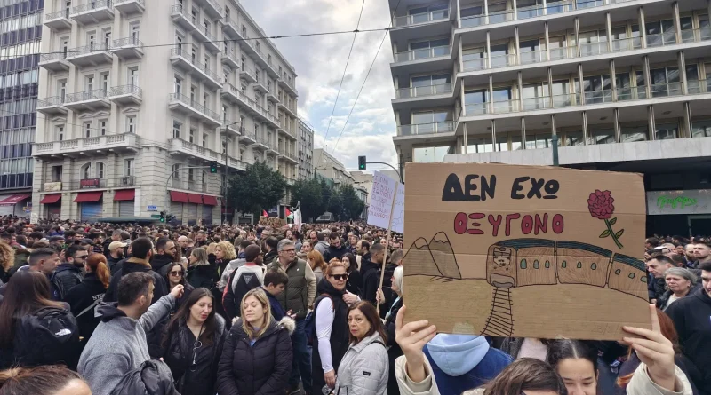 Τέμπη-κοροϊδία: Ενώ δεν υπάρχει κατάλληλο εργαστήριο στην Ελλάδα, απαγορεύουν την εξέταση των σορών στο εξωτερικό!