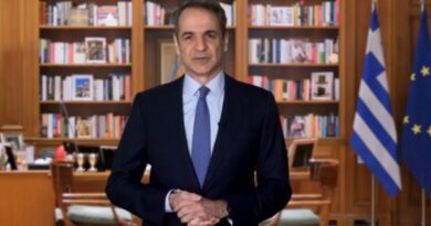 Συνταγματική αναθεώρηση: Οι αλλαγές και οι αντιδράσεις μετά τις ανακοινώσεις από τον πρωθυπουργό