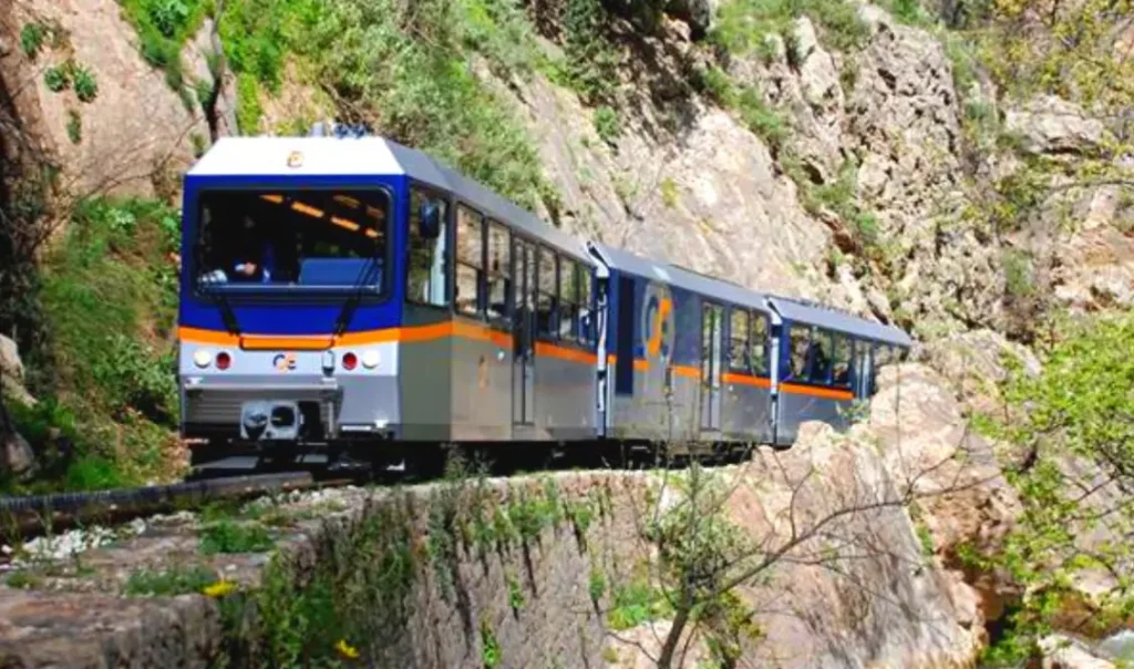 Βλάβη στον Οδοντωτό στα Καλάβρυτα με 77 επιβάτες - Μεταφέρθηκαν με ασφάλεια στο Διακοπτό