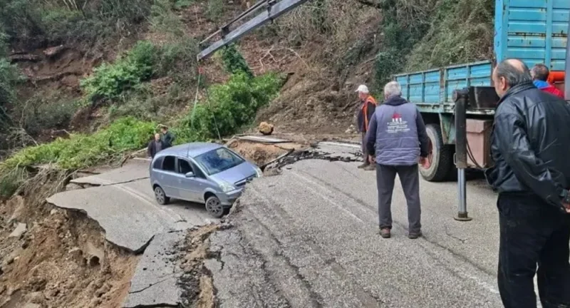 Κακοκαιρία: Πλημμύρες, καθιζήσεις, καταστροφές σε όλη τη χώρα
