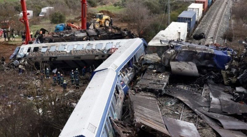 Η σύνθεση της έδρας που θα εκδικάσει την υπόθεση της τραγωδίας στα Τέμπη