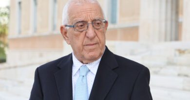 Κακλαμάνης: Να μην διακοπεί η λειτουργία του ελληνικού προγράμματος της DeutscheWelle  