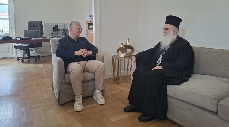 Εθιμοτυπική Επίσκεψη του Σεβασμιωτάτου Μητροπολίτου Κορίνθου κ. Παύλου στον Περιφερειάρχη Πελοποννήσου κ. Δημήτριο Πτωχό