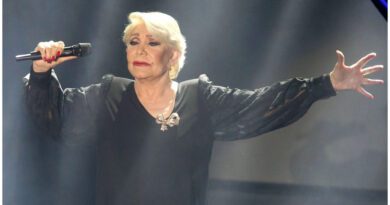 Μαρινέλλα: Την Τρίτη το τελευταίο αντίο στη Μητρόπολη Αθηνών – Σε λαϊκό προσκύνημα η σορός της