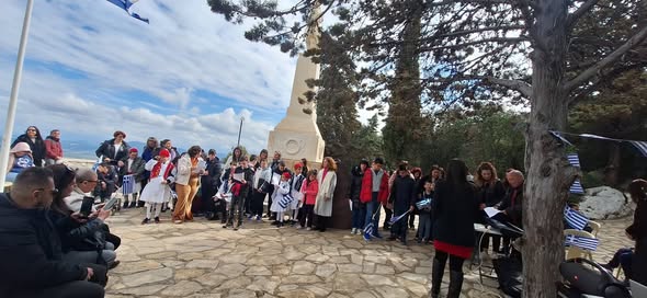 Συγκινητικές στιγμές έζησαν οι μαθητές του Ειδικού Δημοτικού Σχολείου Κορίνθου στη γιορτή της 25ης Μαρτίου στα Δερβενάκια