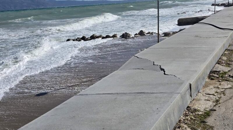 Δήμος Βέλου-Βόχας: Σε κατάσταση έκτακτης ανάγκης Κοκκώνι και Βραχάτι για τη διάβρωση