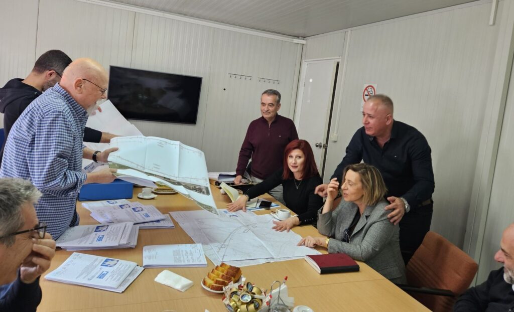 Δήμος Βέλου-Βόχας: Παρουσιάστηκε η υδραυλική μελέτη για την αντιπλημμυρική θωράκιση του ρέματος Περιστερώνα