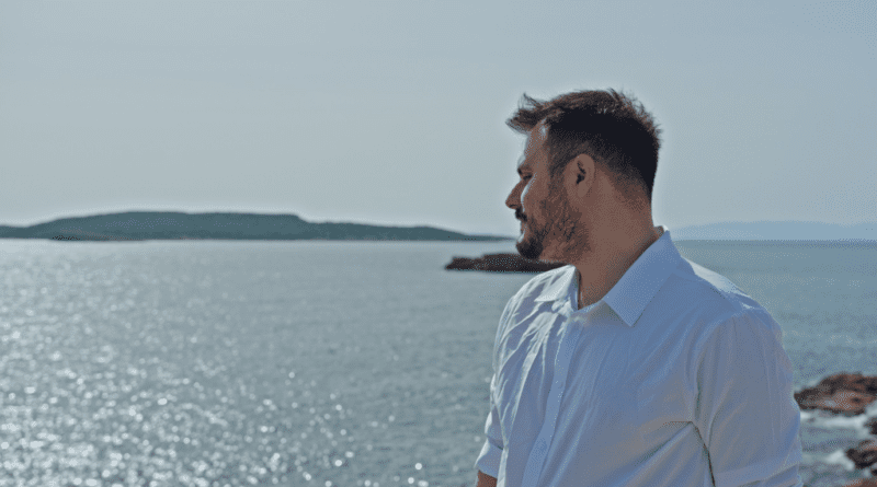 Γιώργος Αθανασόπουλος – «Προσευχή» νέο τραγούδι από την Spider Music