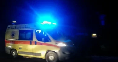 Θανατηφόρο τροχαίο στο Λουτράκι - Νεκρός 20χρονος σε σύγκρουση δικύκλων