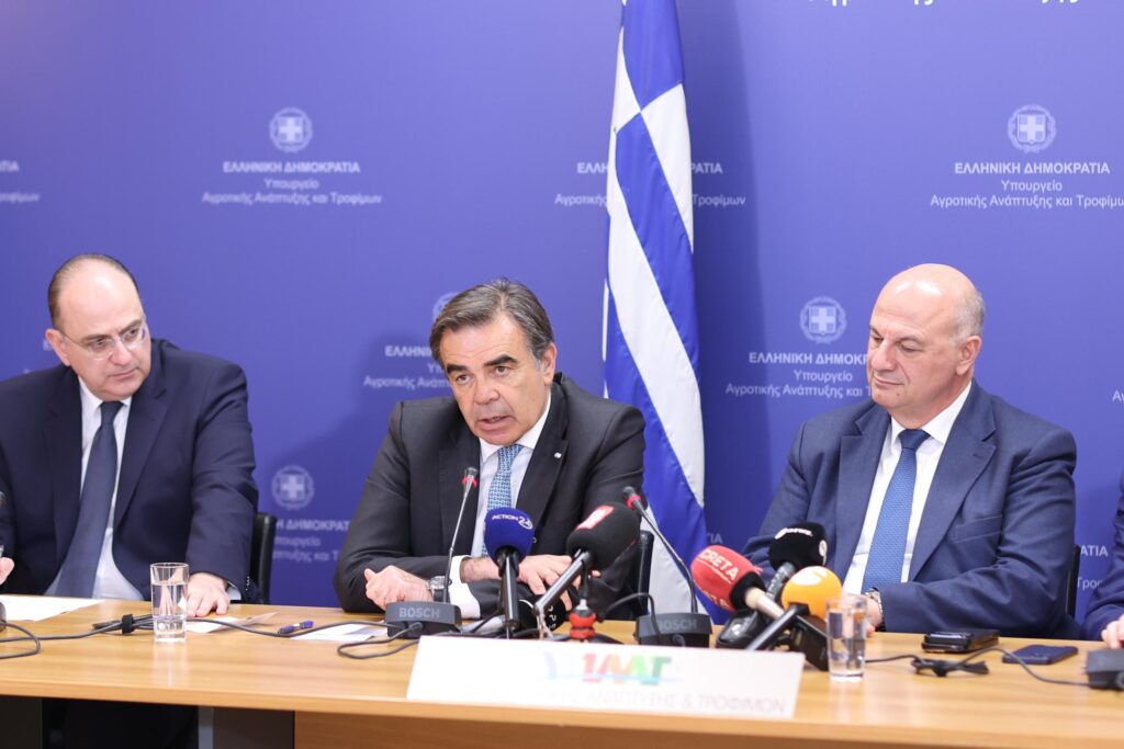 Τελετή παράδοσης – παραλαβής στο ΥΠΑΑΤ με την ανάληψη καθηκόντων της νέας πολιτικής ηγεσίας