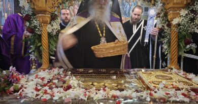 Η Αποκαθήλωση στην Ι. Μητρόπολη Κορίνθου