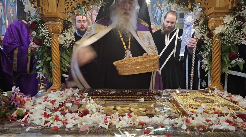 Η Αποκαθήλωση στην Ι. Μητρόπολη Κορίνθου