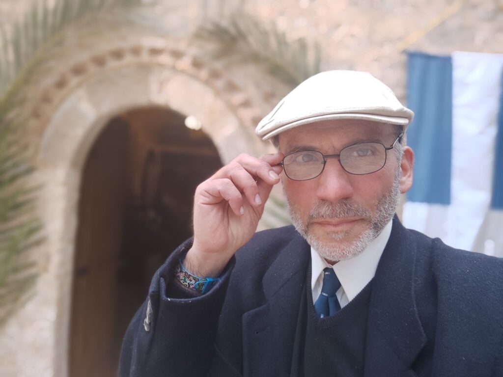 Α.Γ Καλλής: Ασκήσεις επί χάρτου... (ή επανασχεδιάζοντας την Χάρτα του Ρήγα ,του Βαλε και του Φραπέ)