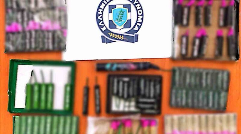 Συνελήφθη ανήλικος στο Λουτράκι με 615 κροτίδες