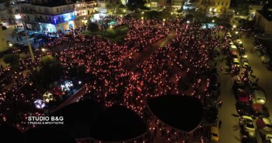 Χιλιάδες πιστοί στη Συνάντηση των 5 Επιταφίων στο Άργος