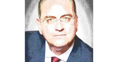 Α.Γ Καλλής: Λαζαρίδιοι Μακαρισμοί...