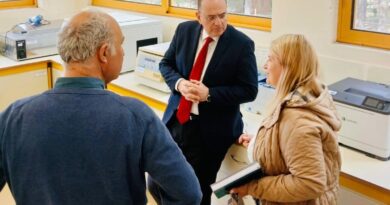 Επίσκεψη Μ. Λαζαρίδη στα κτηνιατρικά εργαστήρια  του ΥΠΑΑΤ