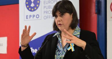 Πρώην υπουργός, πρώην υφυπουργός και 11 βουλευτές στη νέα δικογραφία για ΟΠΕΚΕΠΕ