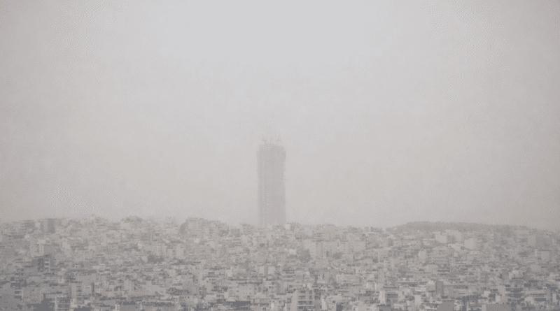 Καιρός: Επιμένει η αφρικανική σκόνη έως την Παρασκευή – Πότε καθαρίζει η ατμόσφαιρα