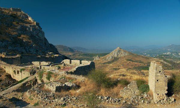 απογευματινό περίπατο στον Ακροκόρινθο – Πεντεσκούφι.