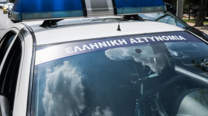 Άνδρας εισέβαλε σε τράπεζα με σφυρί και απείλησε τους υπαλλήλους