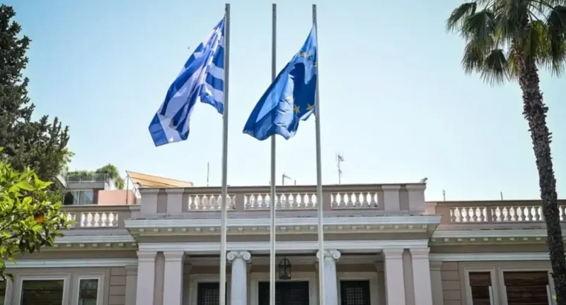 Μίνι ανασχηματισμός: Οι αλλαγές στην κυβέρνηση και τα σενάρια εκλογών