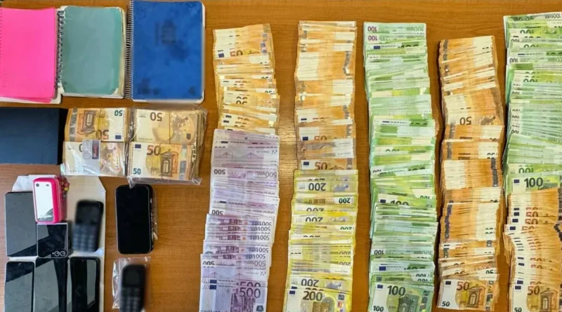 Συνελήφθησαν υπάλληλοι σε Πολεοδομίες που χρηματίζονταν για να τακτοποιούν ακίνητα