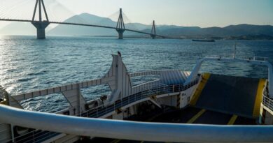 Φέρι μποτ της γραμμής Ρίο-Αντίρριο διέσωσε 70χρονη λουόμενη
