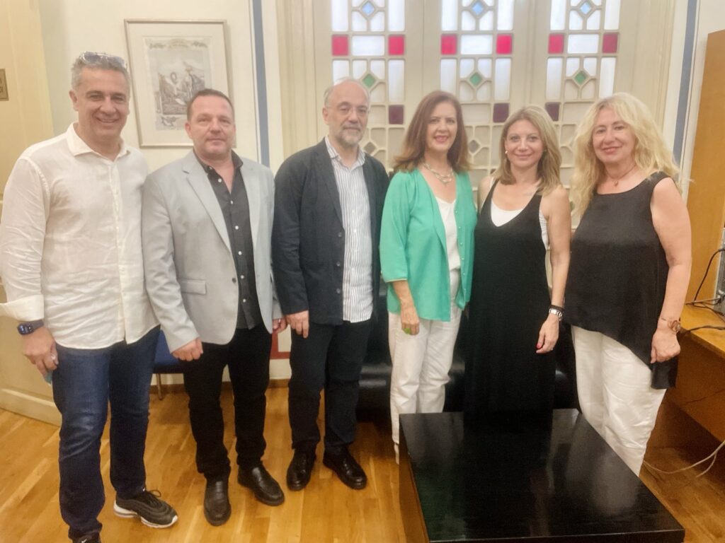 Συνάντηση Μαρίας Καρυστιανού με εκπροσώπους της παράταξης «Νέα Πελοπόννησος» του Πέτρου Τατούλη