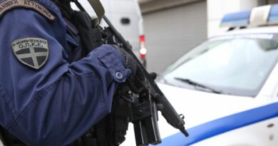 Λουτράκι: Συνελήφθησαν από την ΟΠΚΕ και την ομάδα ΔΙΑΣ 2 άτομα με μικροποσότητα και τσιγαριλίκι κάνναβης 
