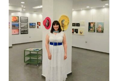 Η Αναστασία Χανιά συμμετέχει στην ομαδική έκθεση «Καλοκαίρι» στην Chili Art Gallery με έργα Wearable Art