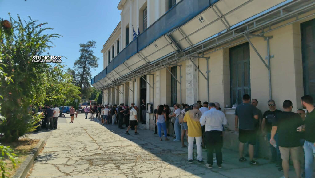 Ναύπλιο: Σε εξέλιξη η απολογία των αστυνομικών για τον σοβαρό τραυματισμό του 20χρονου στο Άργος
