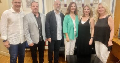 Συνάντηση Μαρίας Καρυστιανού με εκπροσώπους της παράταξης «Νέα Πελοπόννησος» του Πέτρου Τατούλη