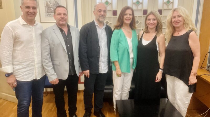 Συνάντηση Μαρίας Καρυστιανού με εκπροσώπους της παράταξης «Νέα Πελοπόννησος» του Πέτρου Τατούλη