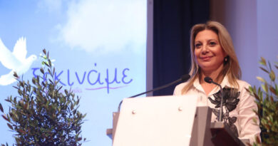 1.000 στελέχη της ΝΔ έφυγαν για τον Αντώνη Σαμαρά, θύελλα σε ΣΥΡΙΖΑ και ΠΑΣΟΚ,...όλοι όμως ασχολούνται με την Μαρία Καρυστιανού