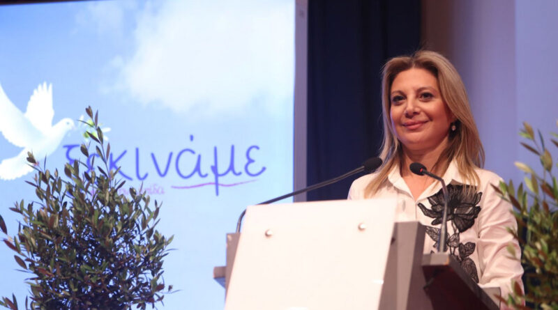1.000 στελέχη της ΝΔ έφυγαν για τον Αντώνη Σαμαρά, θύελλα σε ΣΥΡΙΖΑ και ΠΑΣΟΚ,...όλοι όμως ασχολούνται με την Μαρία Καρυστιανού