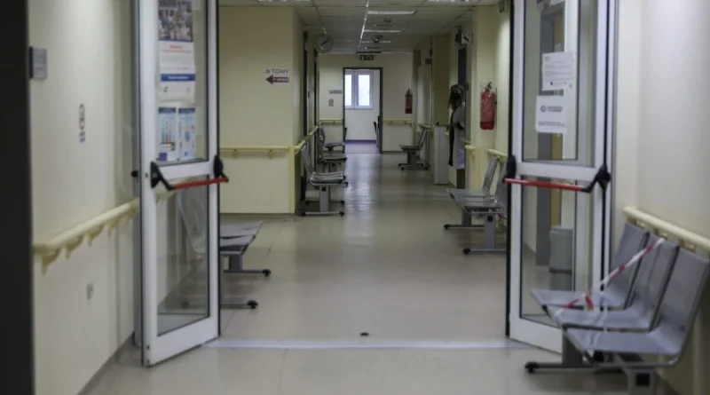 Άγρια επίθεση σε ειδικευόμενη νοσηλεύτρια στον Ερυθρό Σταυρό: Καταγγελία ΠΟΕΔΗΝ
